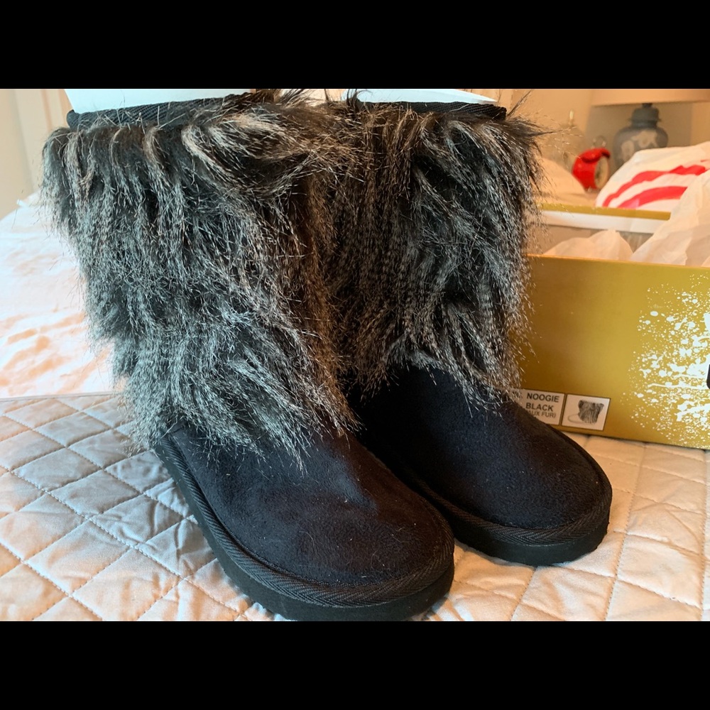 Cute boots by UnRated